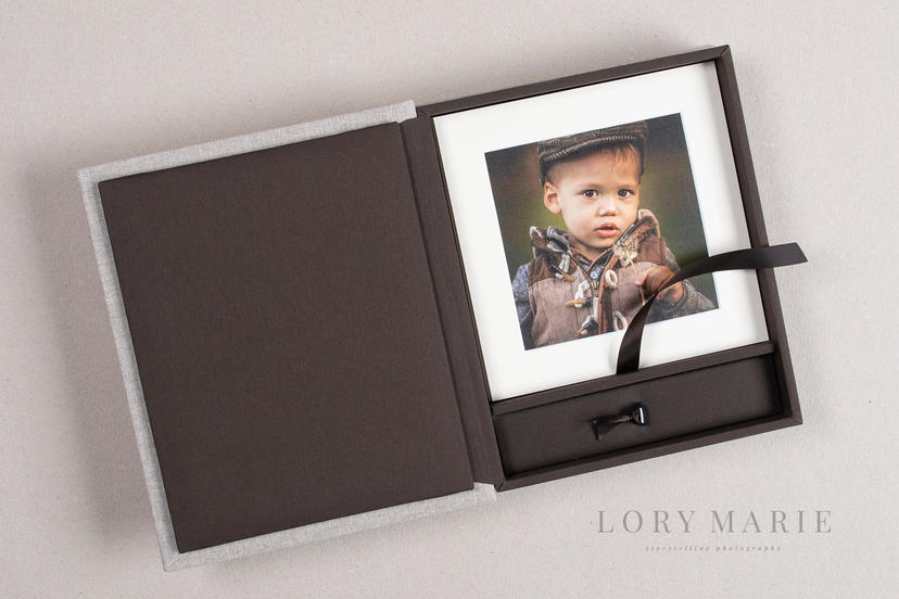 Folio box matted prints board mounted prints professional photographer printing lab nphoto 5 family photography IPS